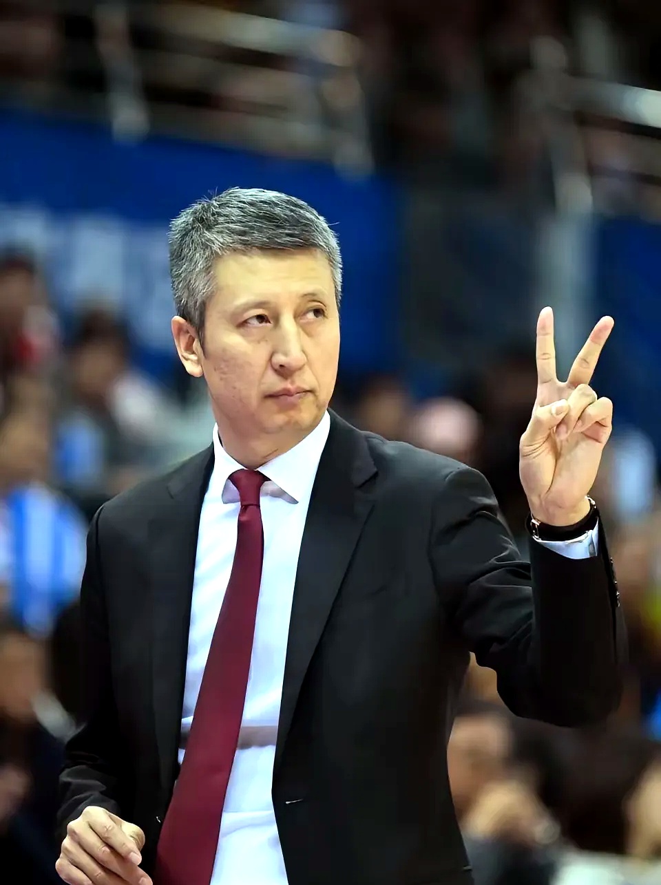 YY体育-包含转折点曼城再遭质疑，CBA季后赛今晚攻防权衡，球迷炸锅，资深球员宣示担当的词条