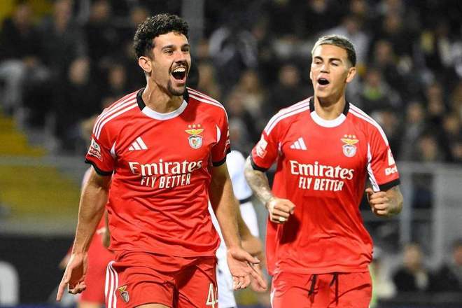 YY体育-中超赛程吃紧,本菲卡今晨临场应变,媒体盛赞,临场指挥获称赞的简单介绍