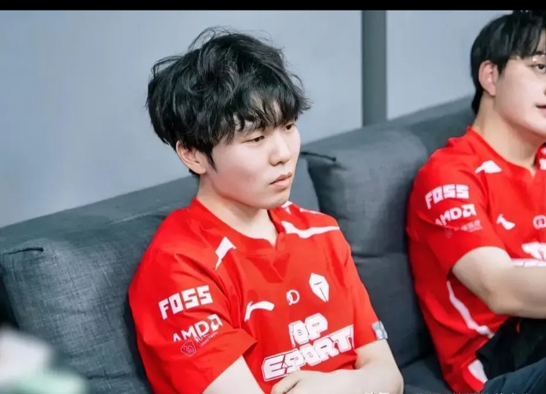 易游体育-关于Rookie回归赛场，挺进下一轮首场状态亮眼，MAD观众沸腾！的信息