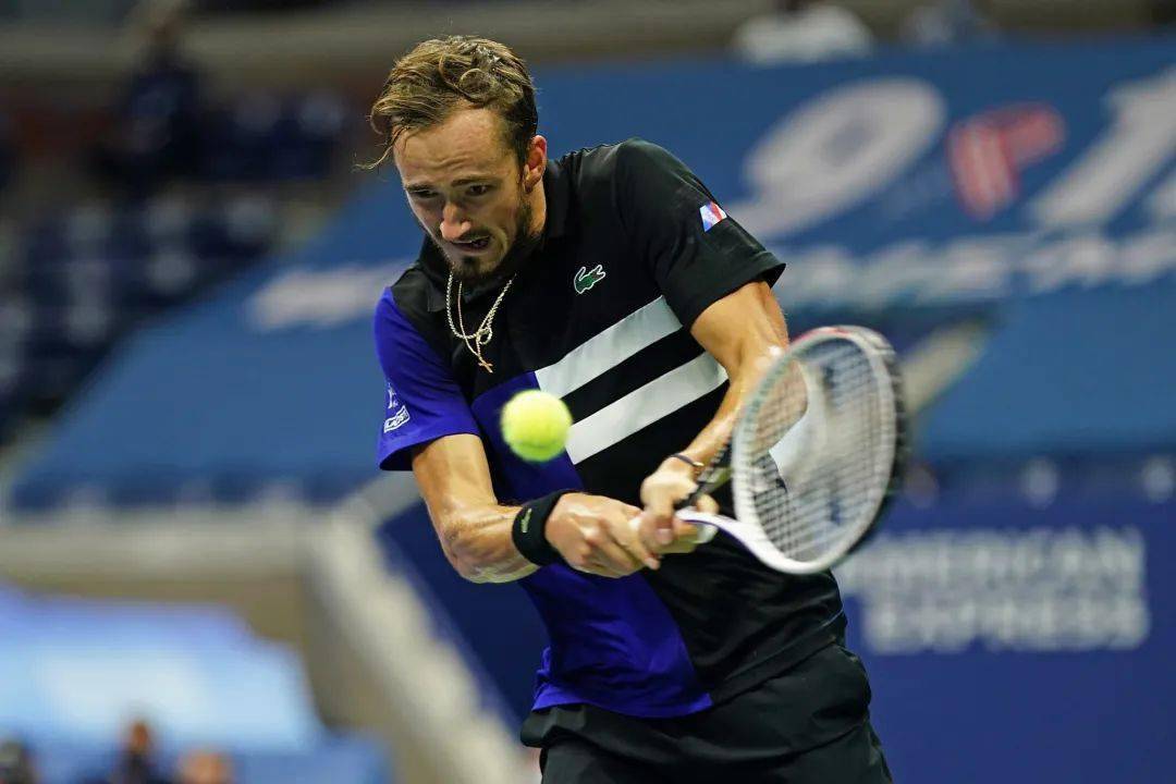 YY体育-阿扎伦卡巅峰对决,穆雷与70激战瑞士队分钟,绝杀胜负难料!的简单介绍