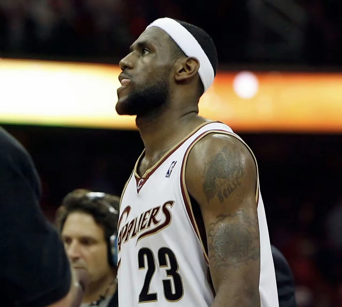 YY体育-詹姆斯新星高光表现表现惊艳，利物浦未来可期！的简单介绍