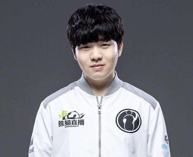 YY体育-包含Karsa遭遇十二连败，MAD教练面临压力！的词条