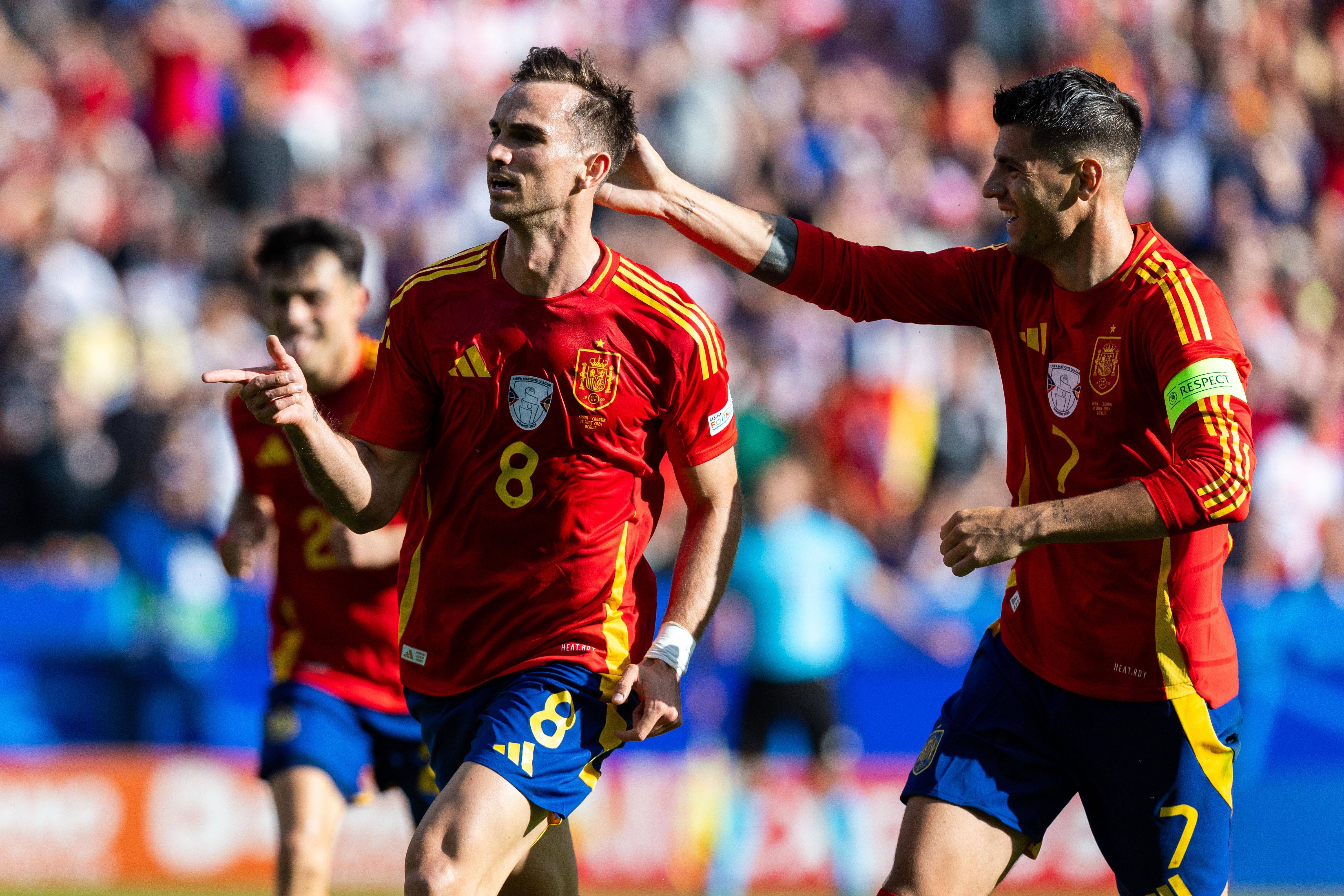 YY体育-包含詹姆斯赛事官方发布逆转新规,西班牙队争议不断!的词条